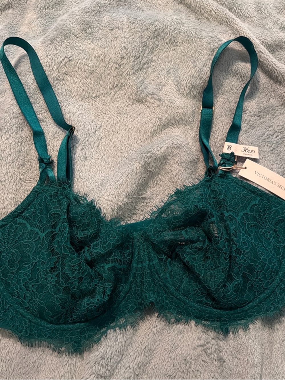 Victoria's Secret Emerald Green Lace Underwire Bra - 36DD